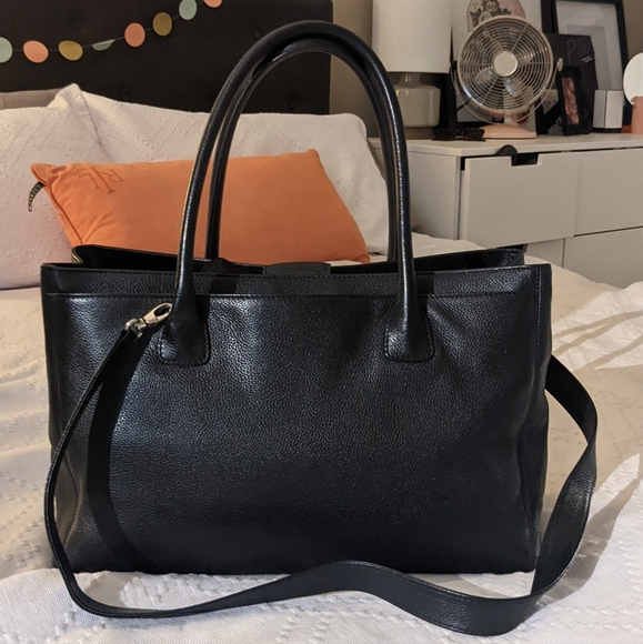 Chanel Executive Cerf Tote - Picture 3 of 16